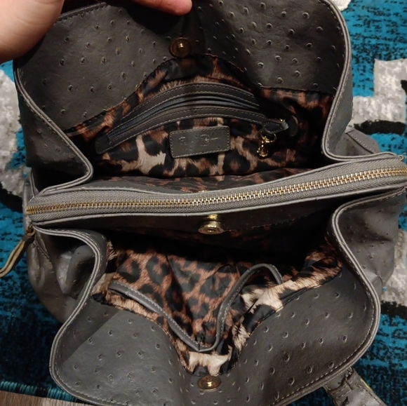 Jessica Simpson Twiggy Ostrich Print Hobo Tote Handbag Dusty Grey in good condit - Picture 6 of 6